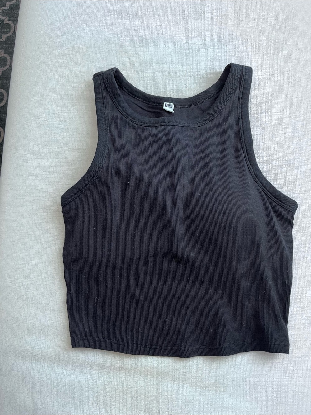 Uniqlo Women’s Black Cropped Ribbed Tank